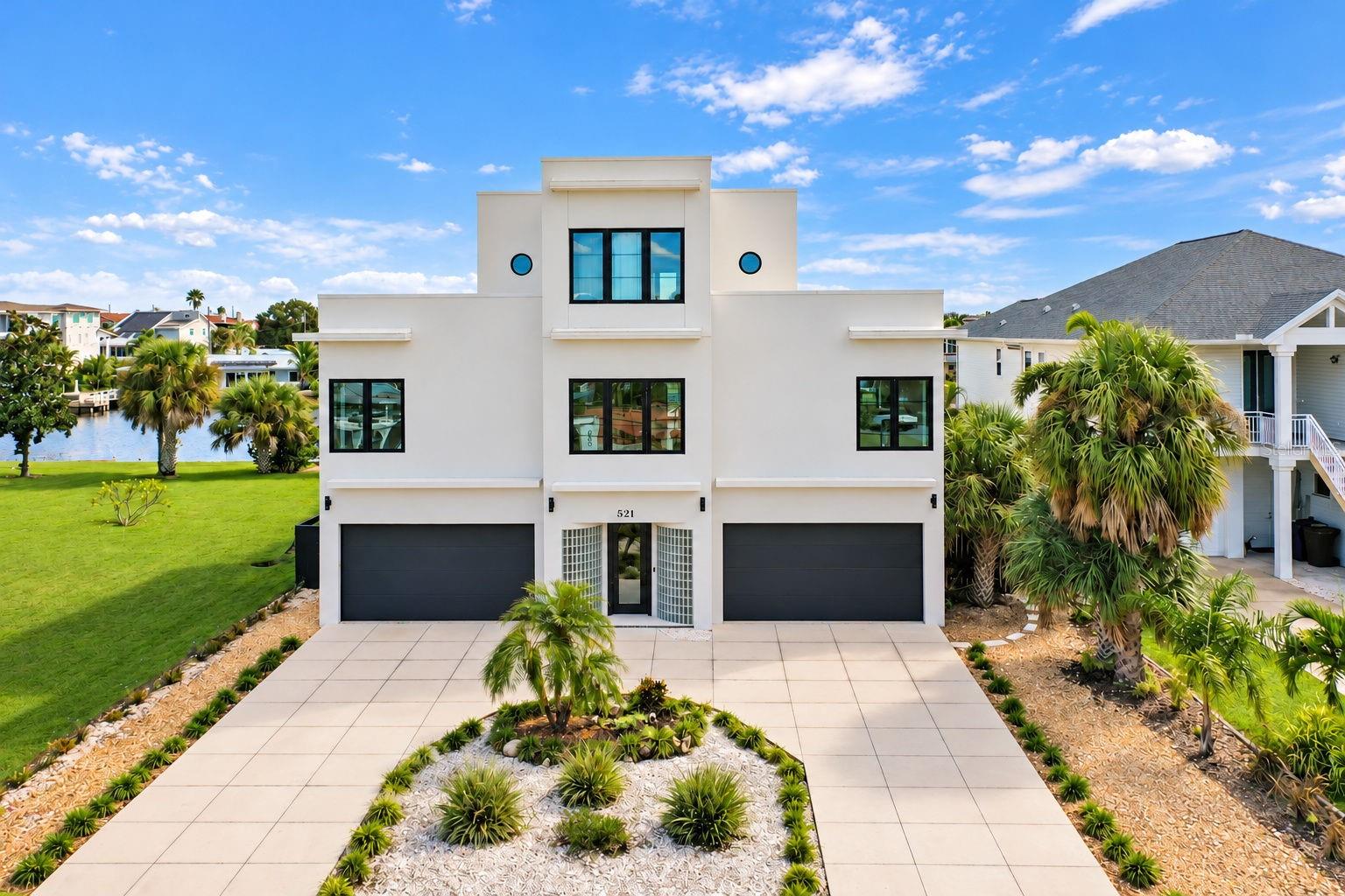 521 BAYWOOD DRIVE S