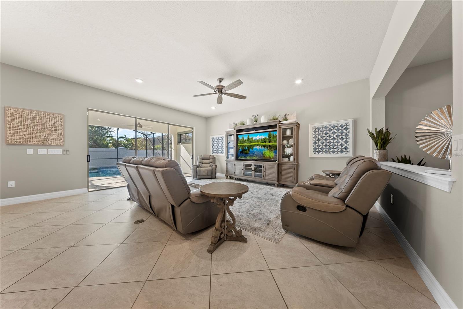 PHILLIPS GROVE - Residential