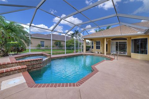 A home in PARRISH