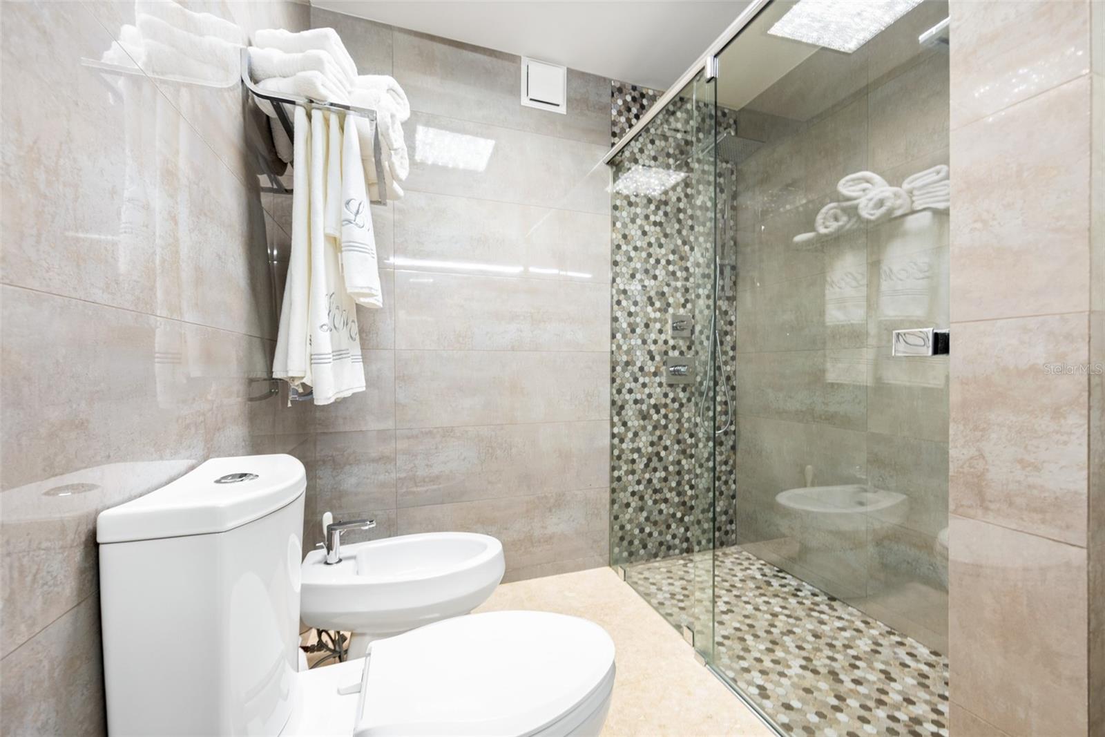 URB. ARBOLES DE MONTEHIEDRA - Residential