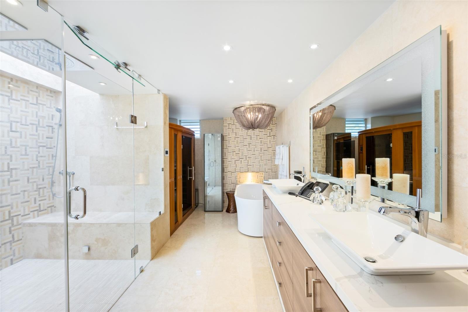 URB. ARBOLES DE MONTEHIEDRA - Residential
