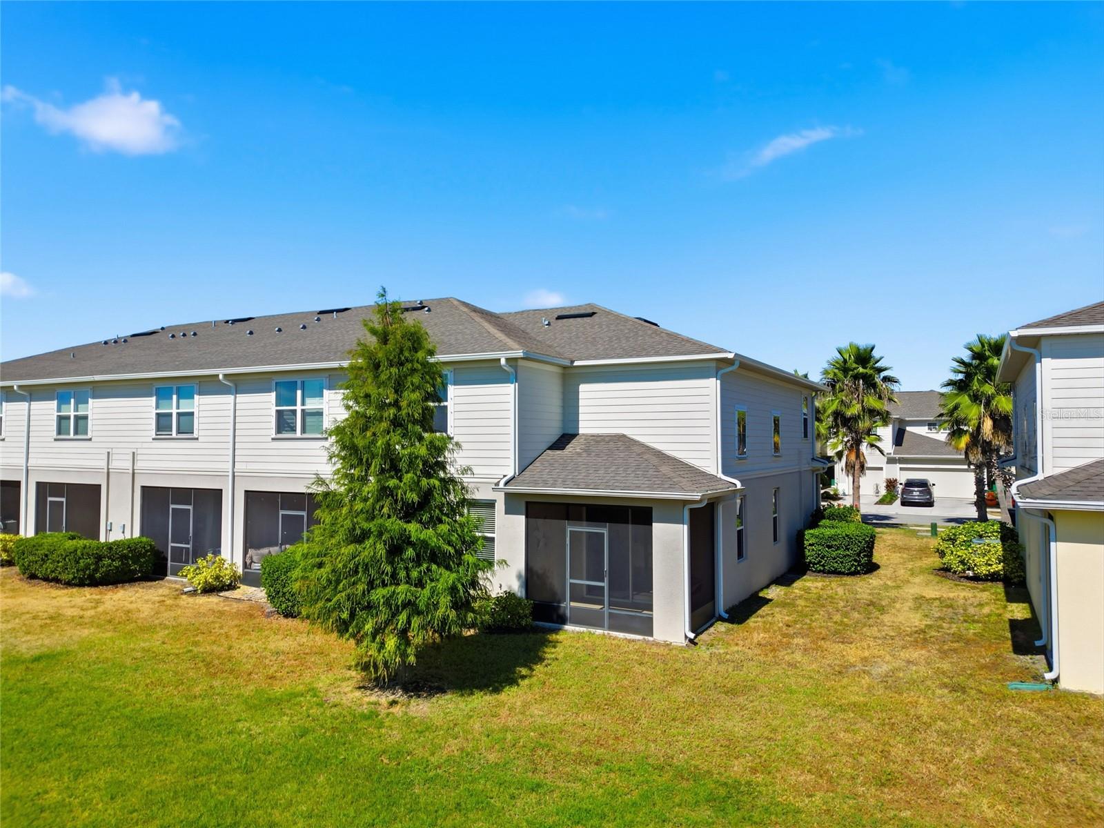 LUCAYA LAKE CLUB TWNHMS PH 2B - Residential