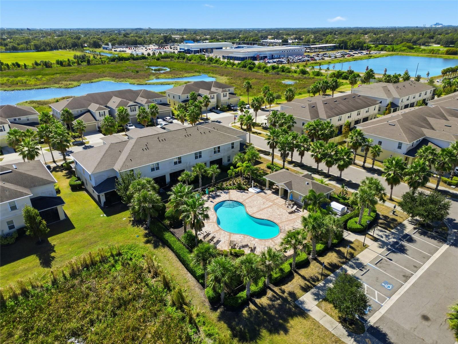 LUCAYA LAKE CLUB TWNHMS PH 2B - Residential