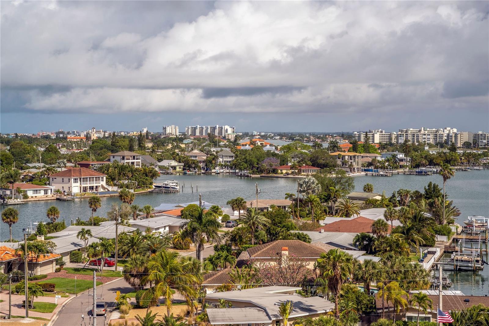 THREE PALMS POINTE - Residential