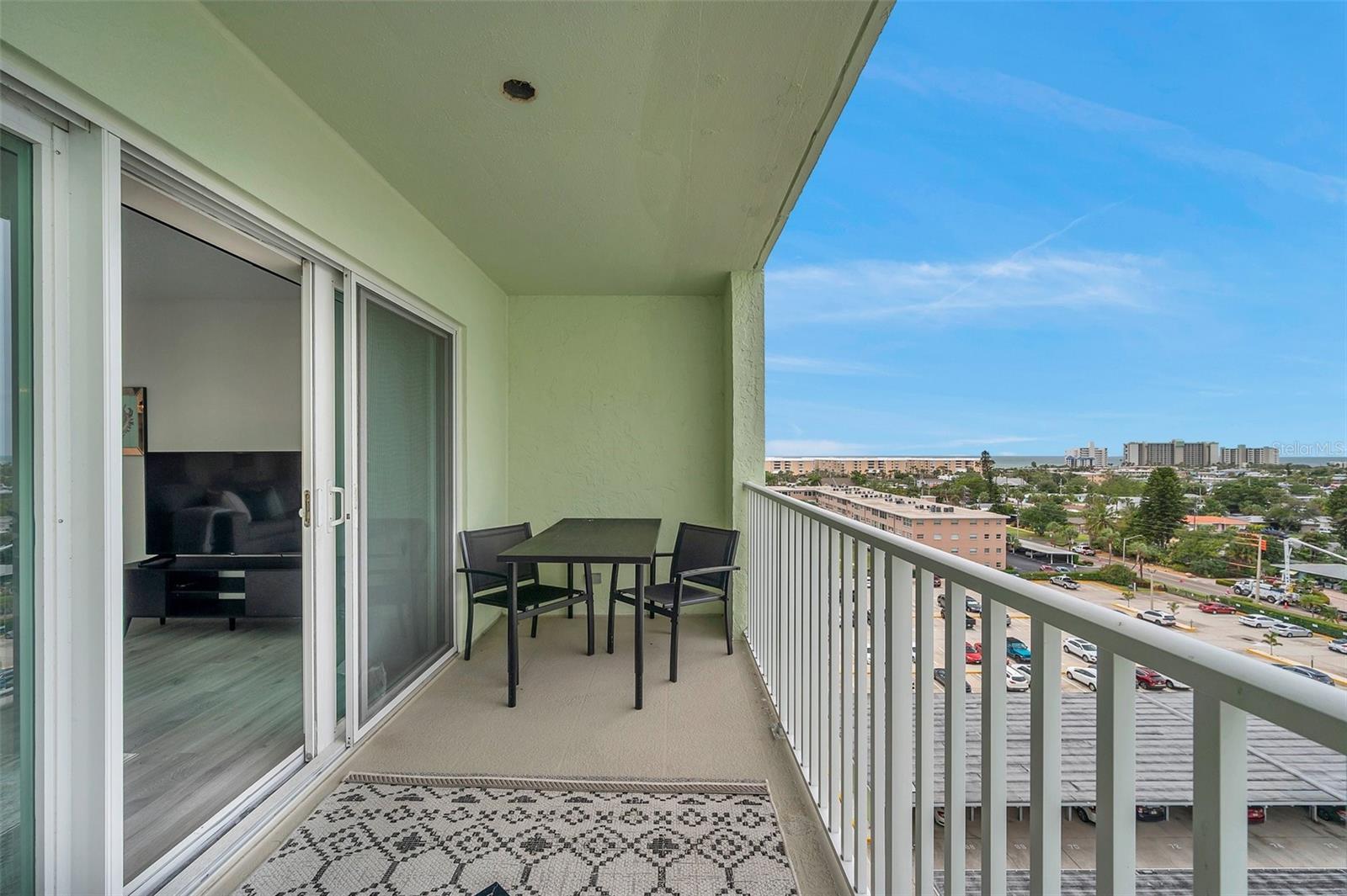 THREE PALMS POINTE - Residential
