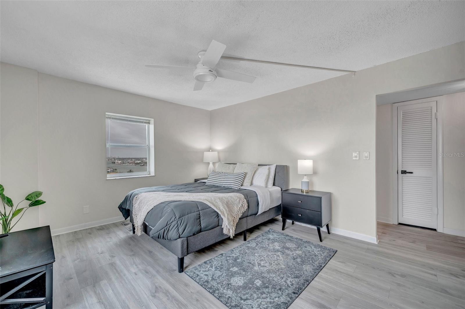 THREE PALMS POINTE - Residential