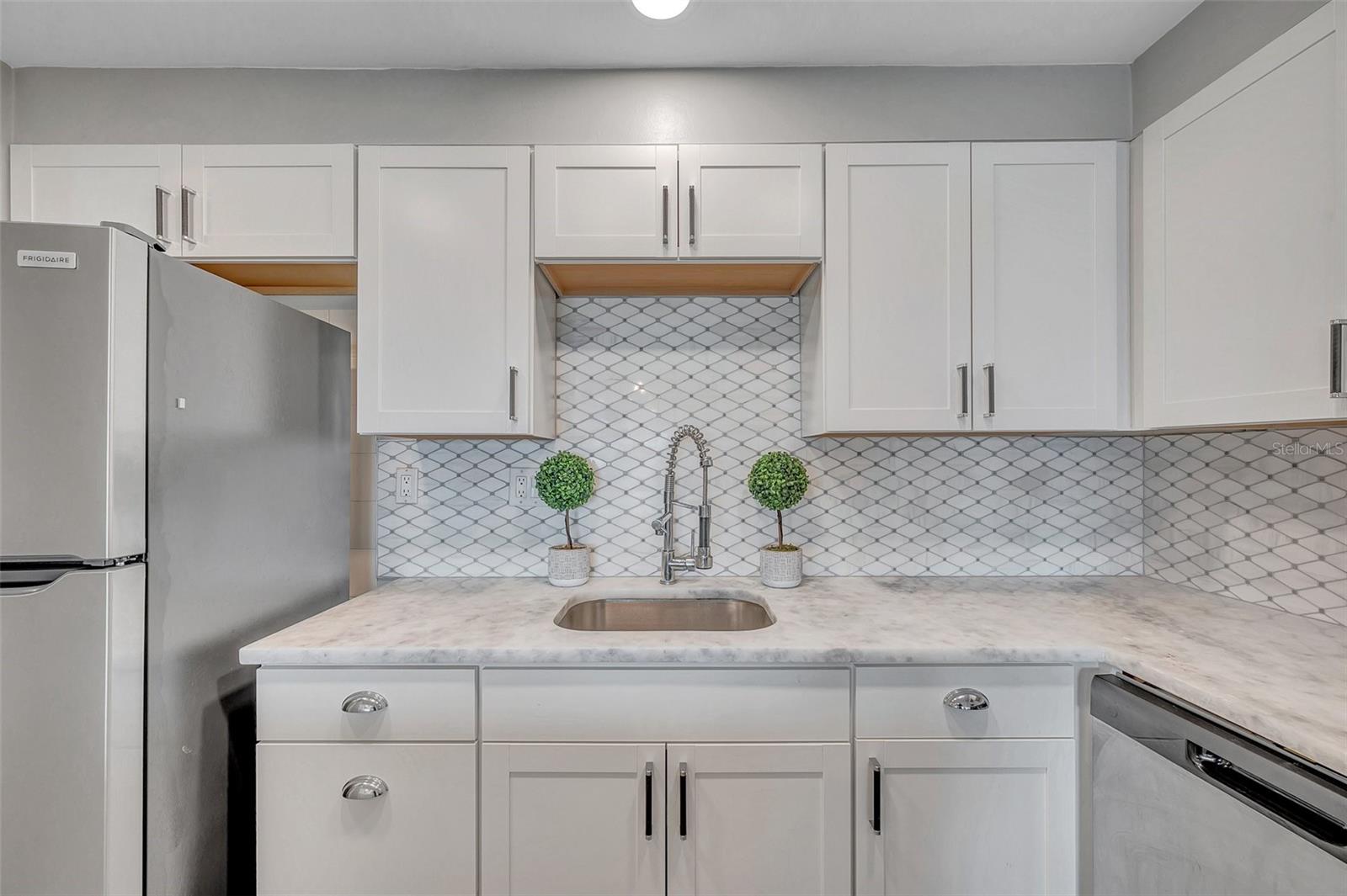 THREE PALMS POINTE - Residential
