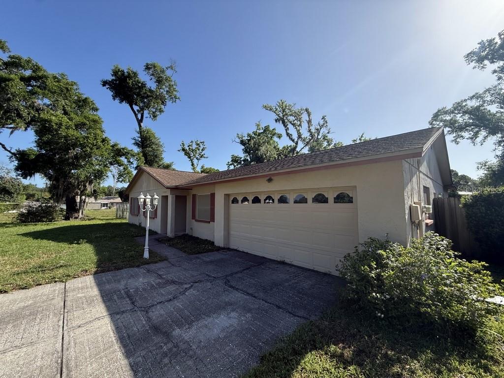 Photo of 2928 Forest Circle, Seffner, FL 33584 (MLS # TB8497158)