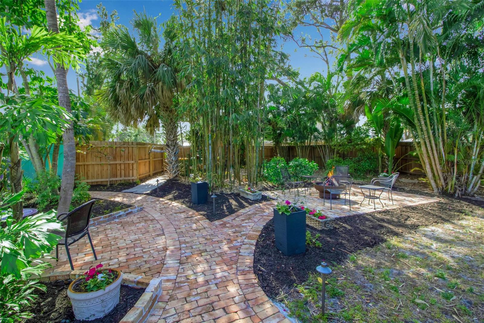 HALLS SUB JAMES S - Residential