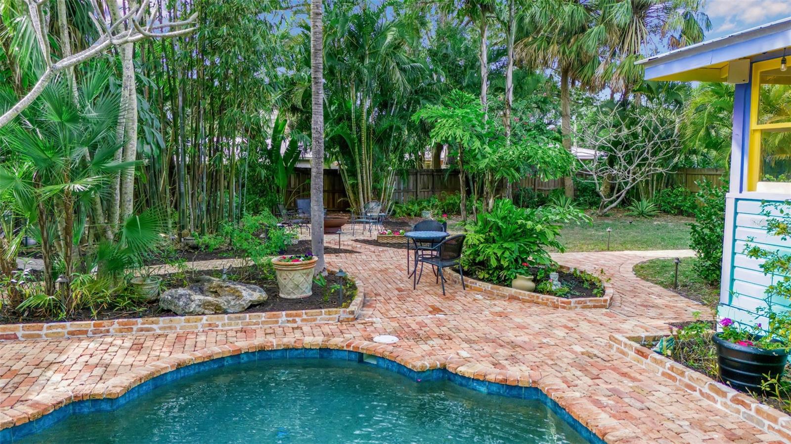 HALLS SUB JAMES S - Residential