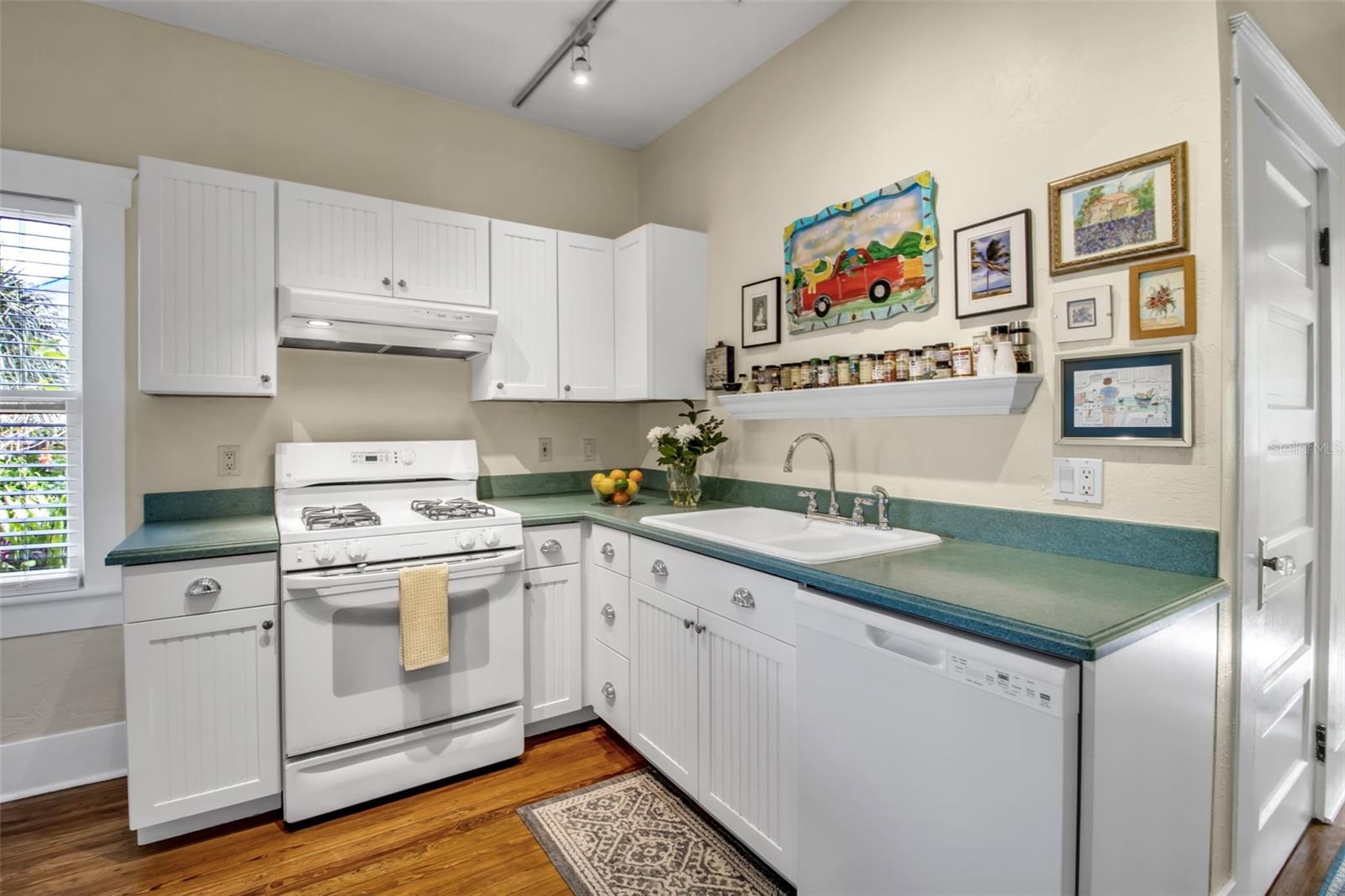 HALLS SUB JAMES S - Residential