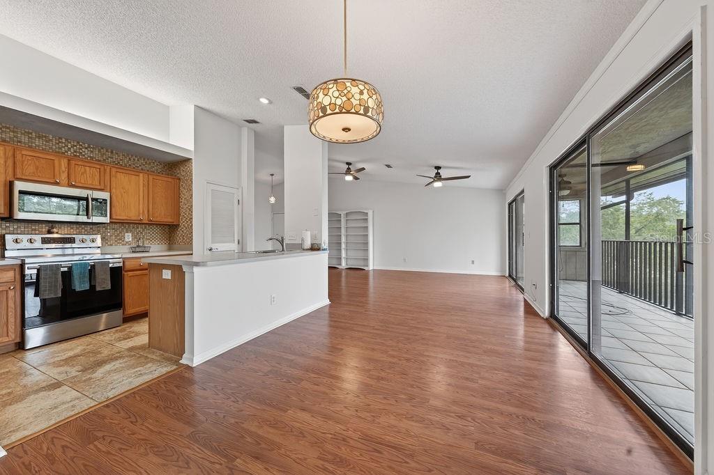 CONQUISTADOR CONDO APTS - Residential