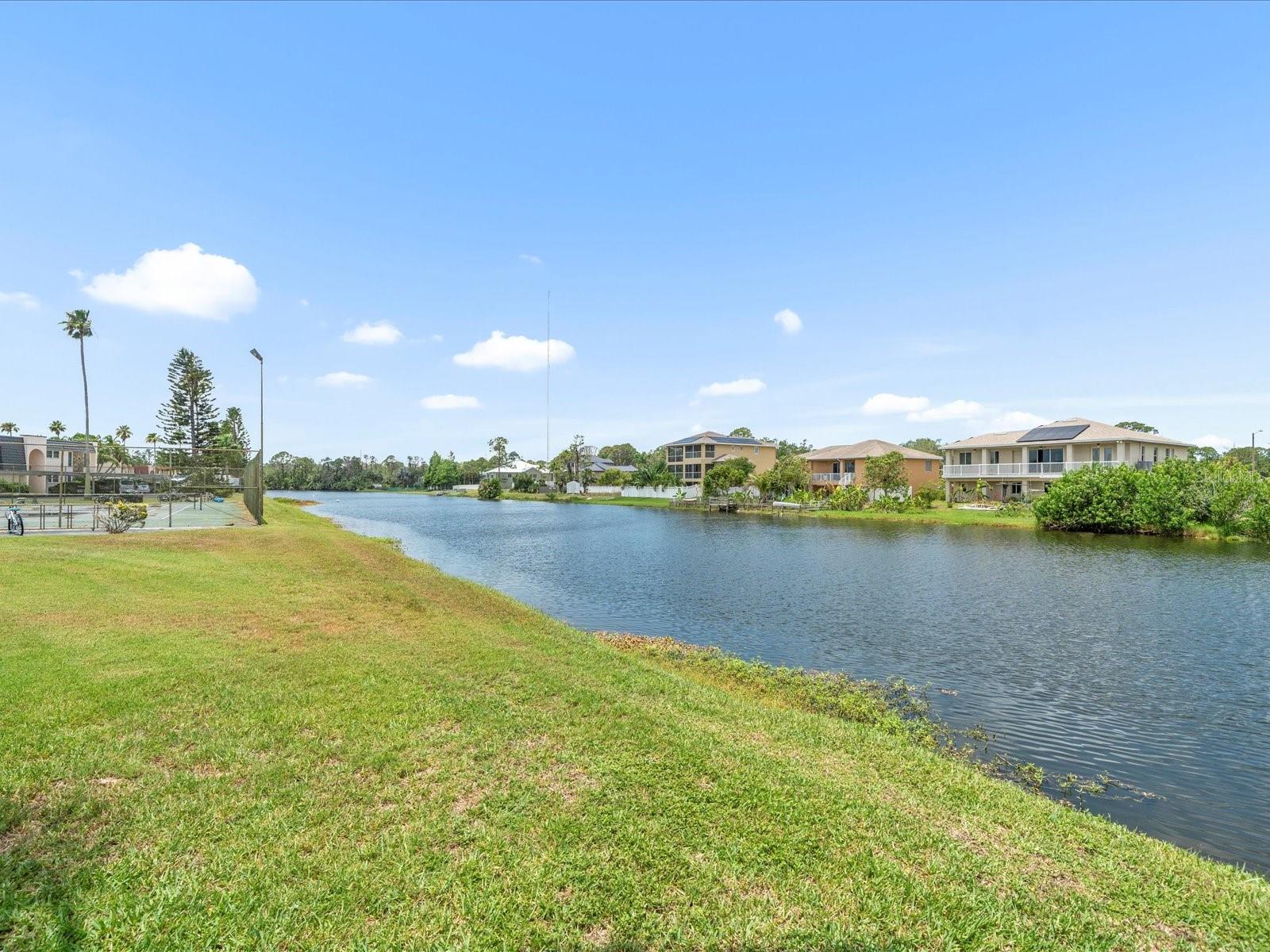 213 FERNWOOD CIRCLE 213