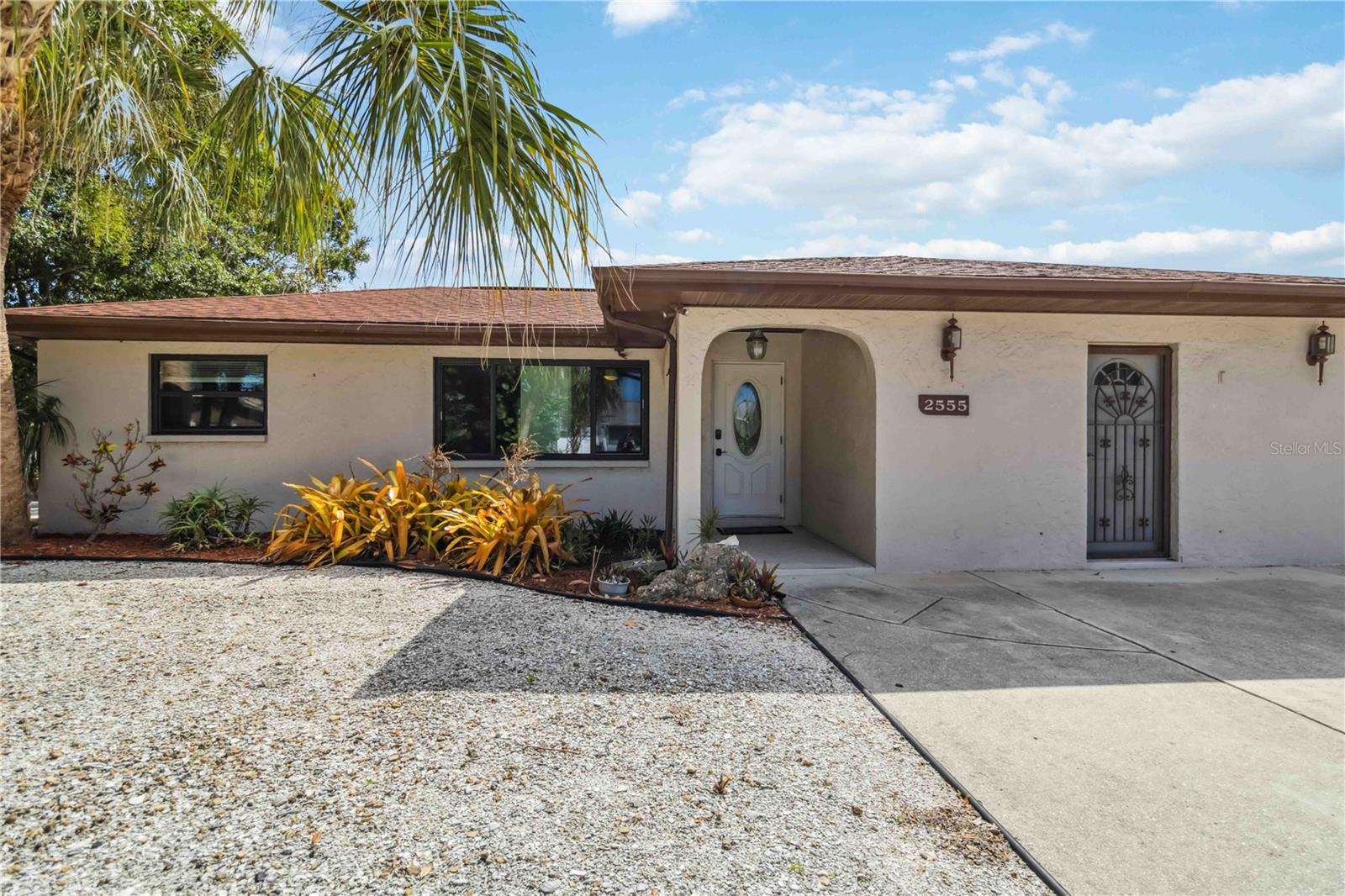 2555 YUCCA ROAD