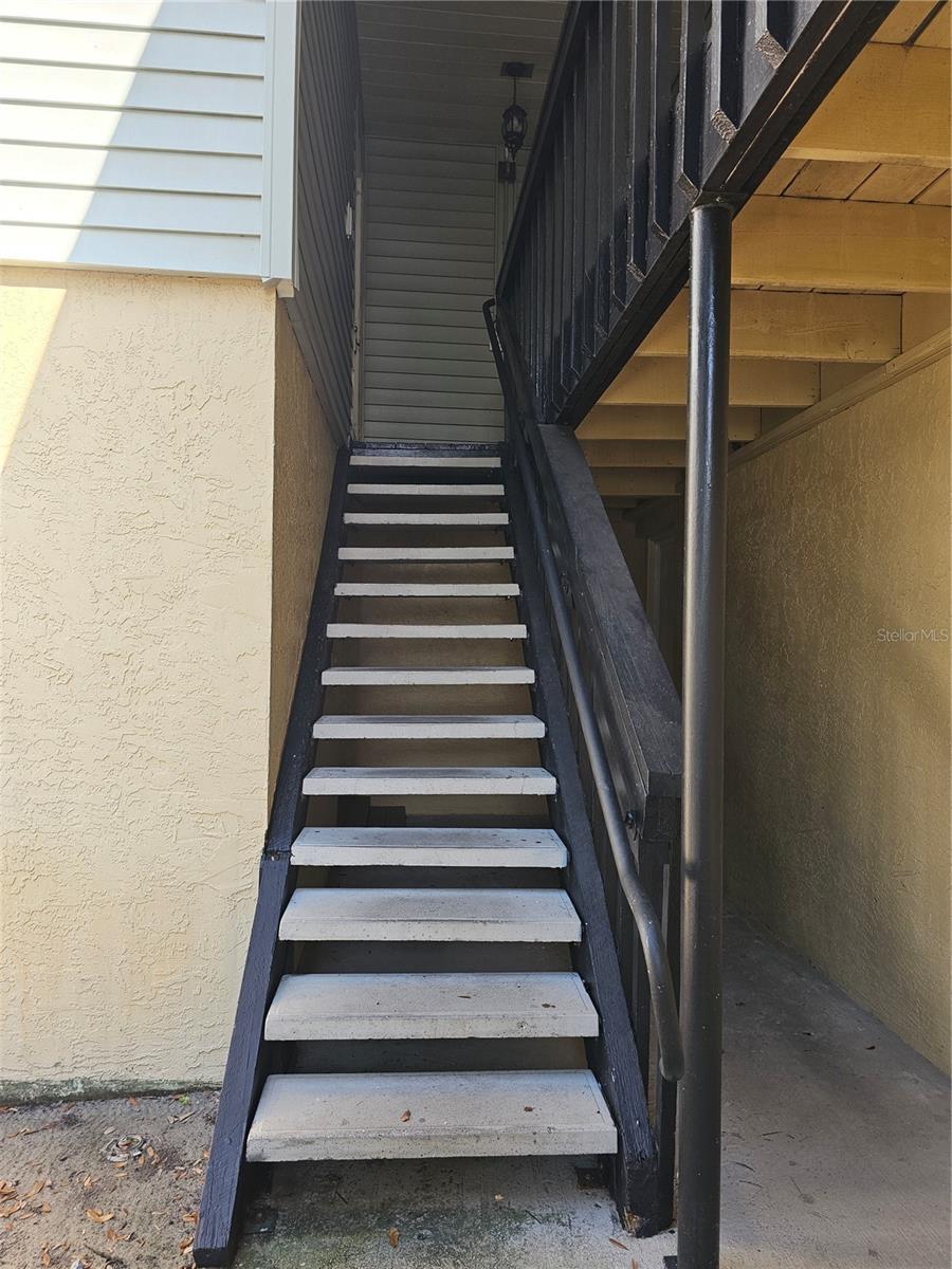 THE HAMPTONS AT BRANDON A CONDO - Residential Lease