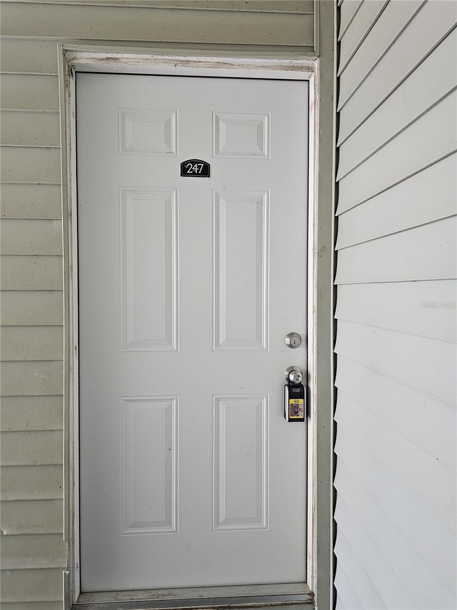 THE HAMPTONS AT BRANDON A CONDO - Residential Lease