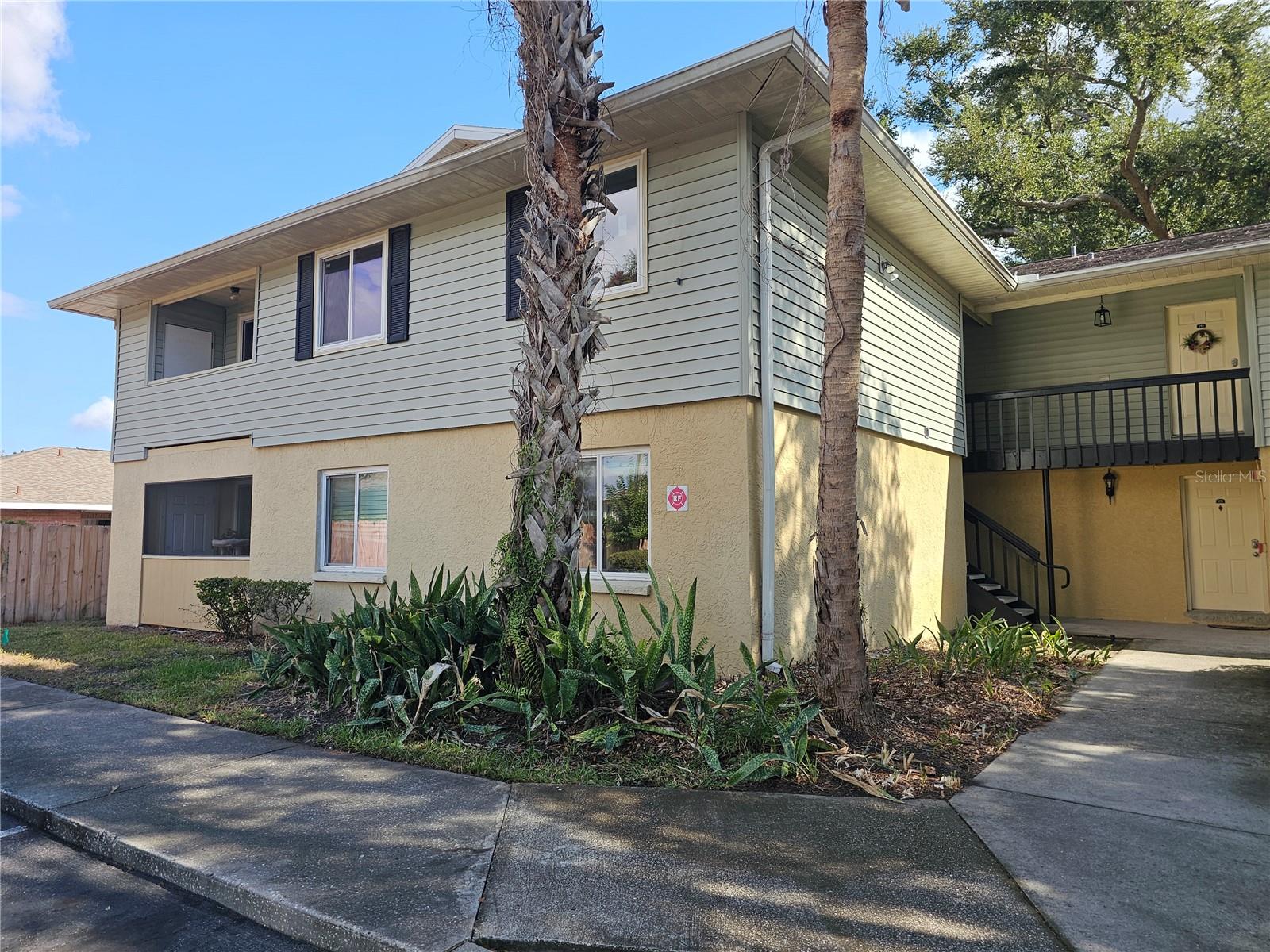 THE HAMPTONS AT BRANDON A CONDO - Residential Lease