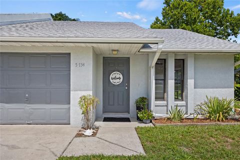 A home in LAKELAND