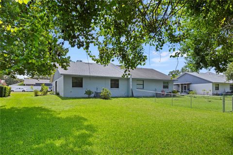 A home in LAKELAND