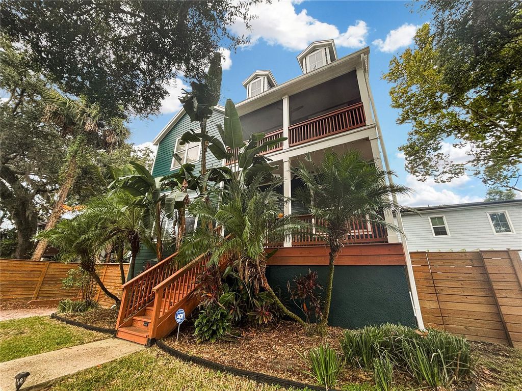 Photo of 827 Meridale Avenue, Orlando, FL 32803 (MLS # O6349793)