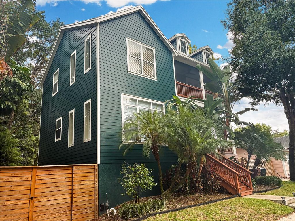 Photo of 827 Meridale Avenue, Orlando, FL 32803 (MLS # O6349793)