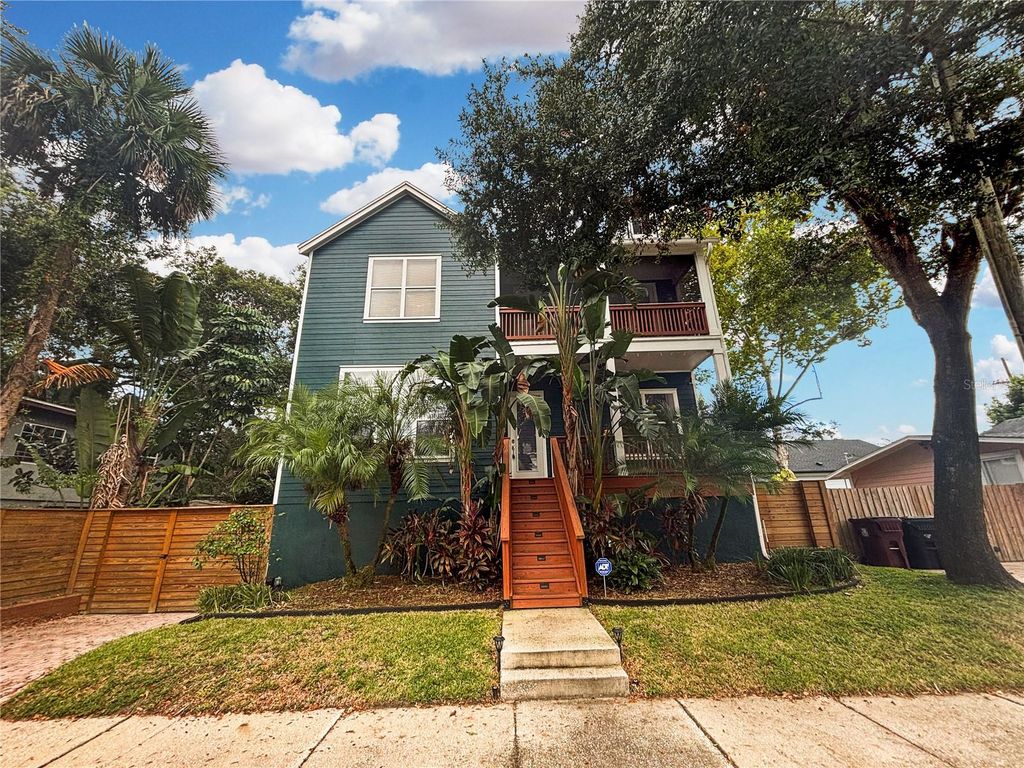 Photo of 827 Meridale Avenue, Orlando, FL 32803 (MLS # O6349793)