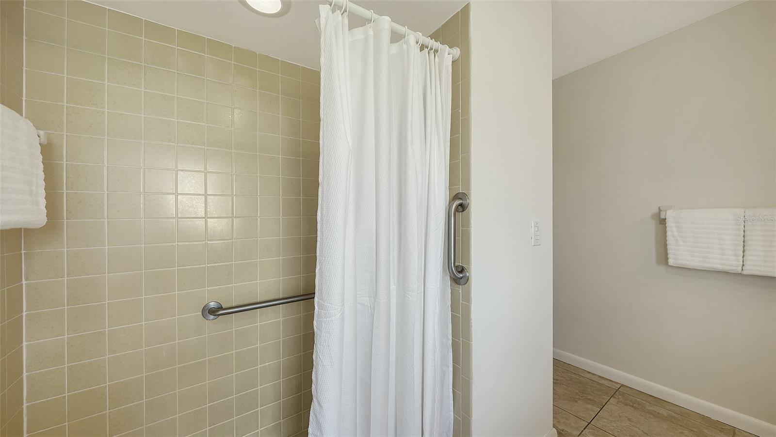 VENICE GARDENS SEC 2 - Residential