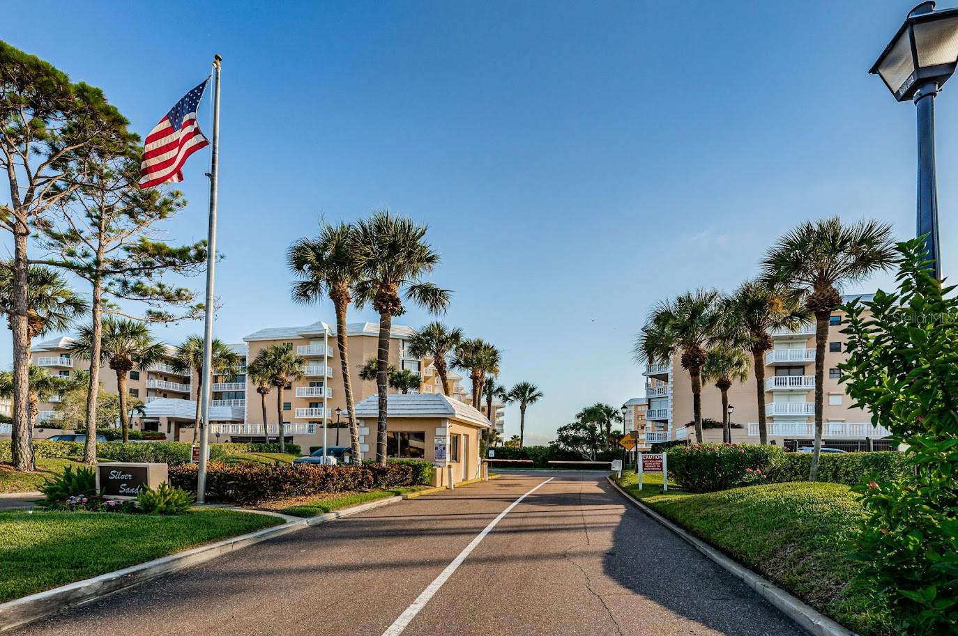 SILVER SANDS BEACH & RACQUET CLUB - Residential