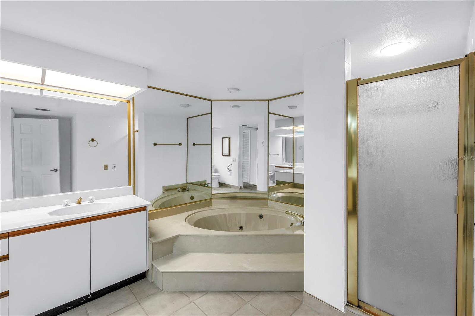 SILVER SANDS BEACH & RACQUET CLUB - Residential