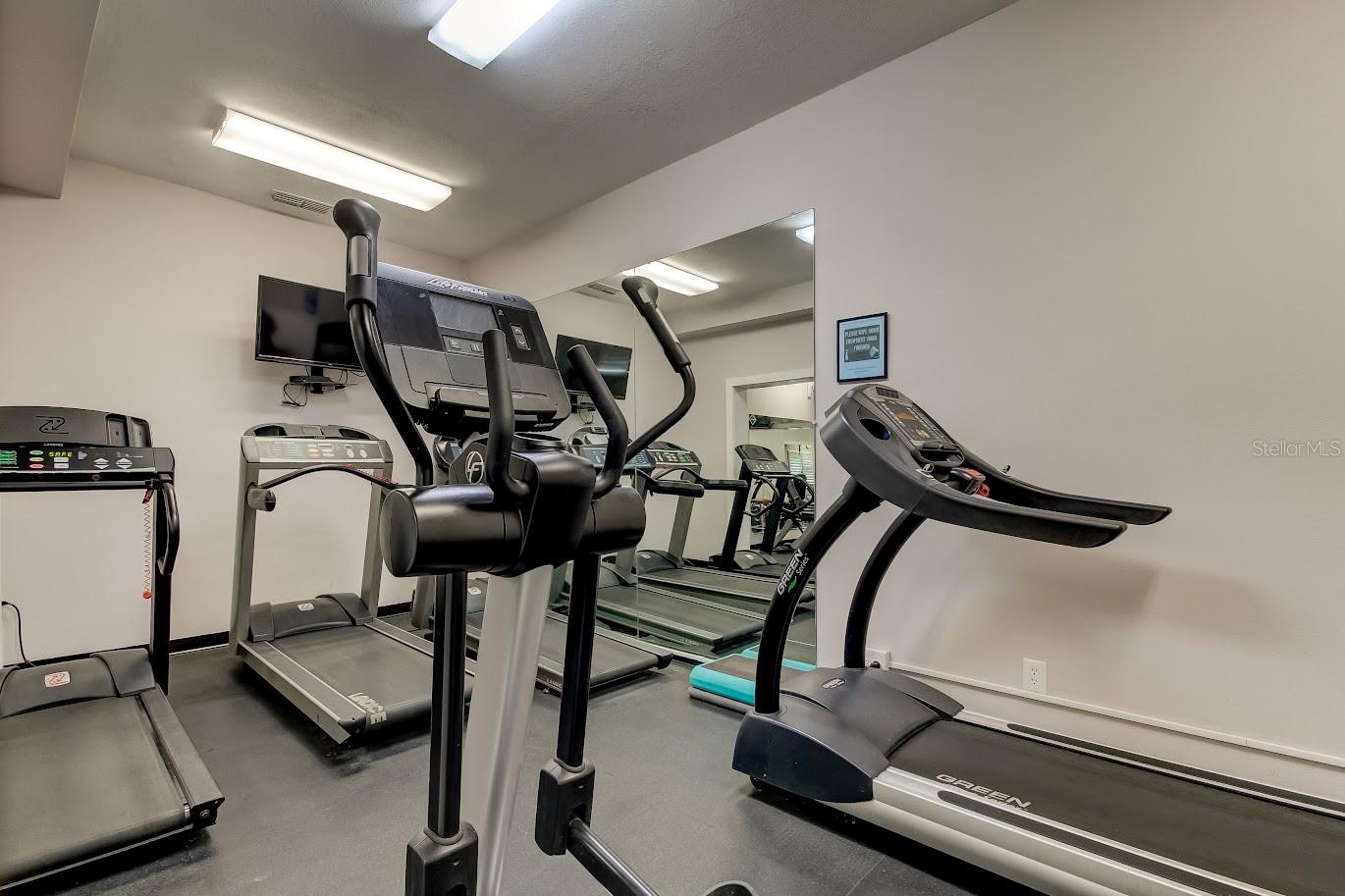 SILVER SANDS BEACH & RACQUET CLUB - Residential