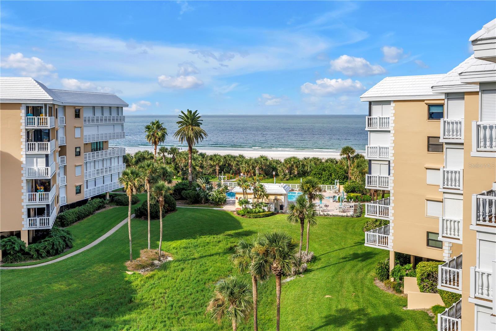 SILVER SANDS BEACH & RACQUET CLUB - Residential