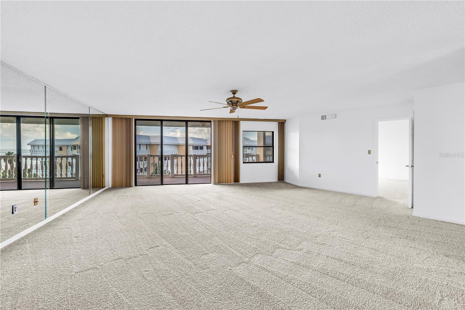 SILVER SANDS BEACH & RACQUET CLUB - Residential