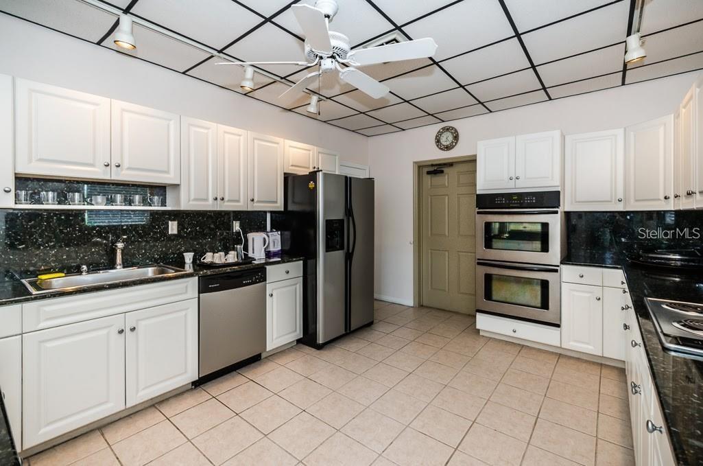 SILVER SANDS BEACH & RACQUET CLUB - Residential