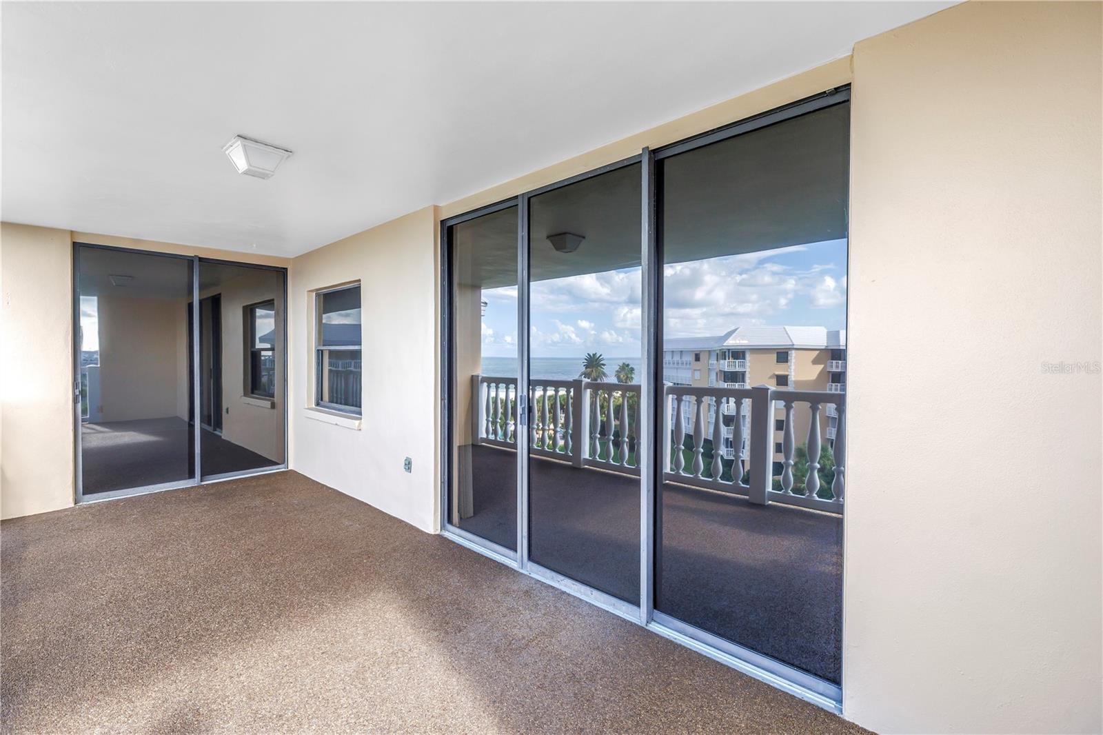 SILVER SANDS BEACH & RACQUET CLUB - Residential