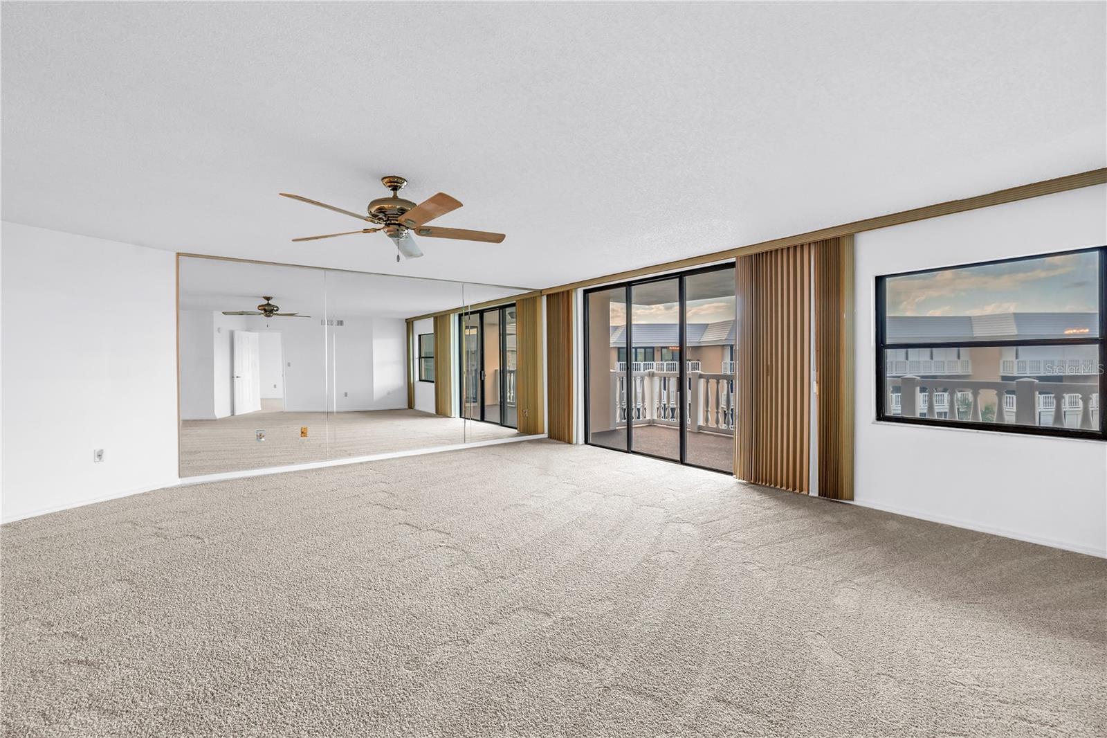 SILVER SANDS BEACH & RACQUET CLUB - Residential