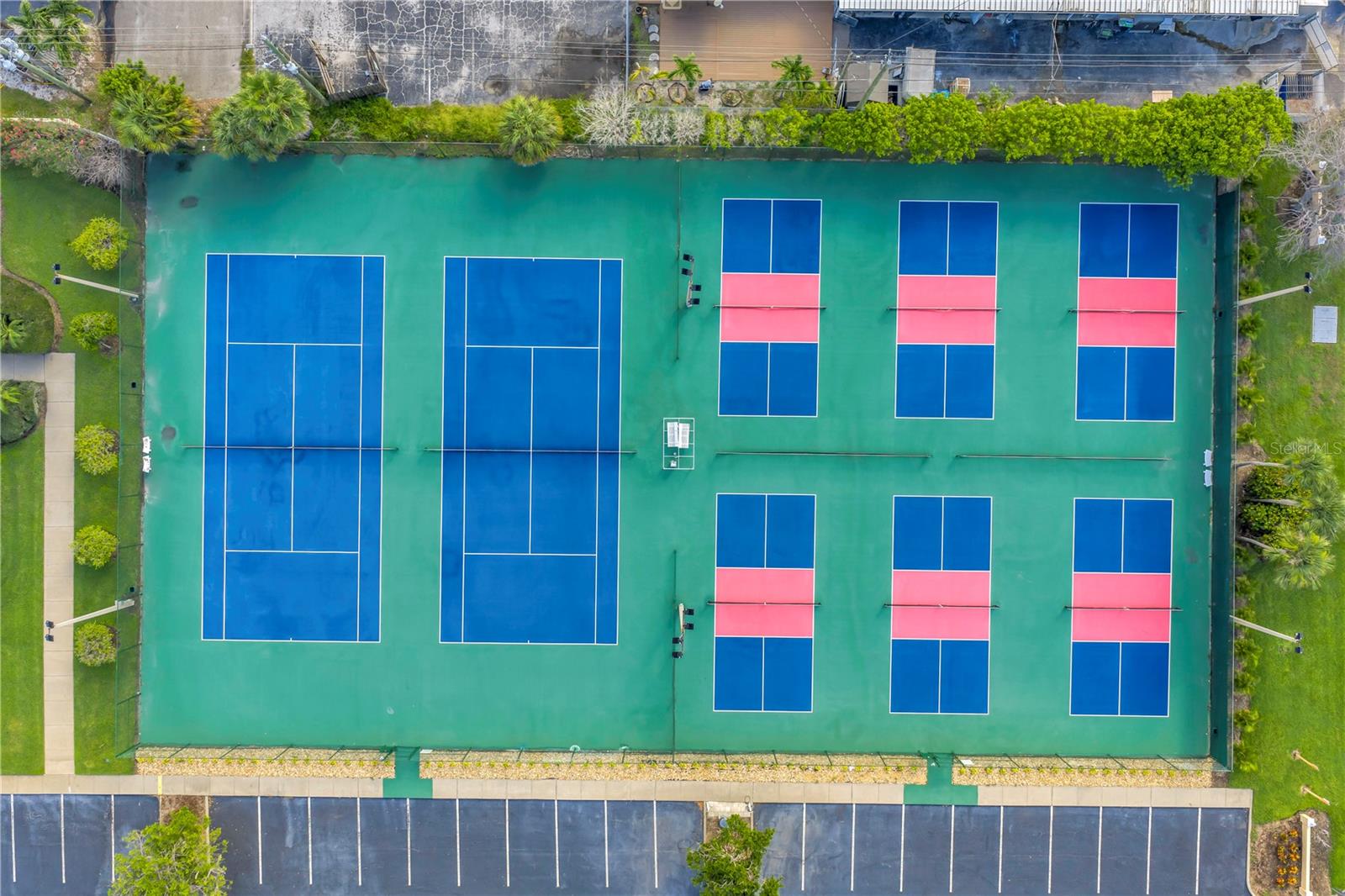 SILVER SANDS BEACH & RACQUET CLUB - Residential