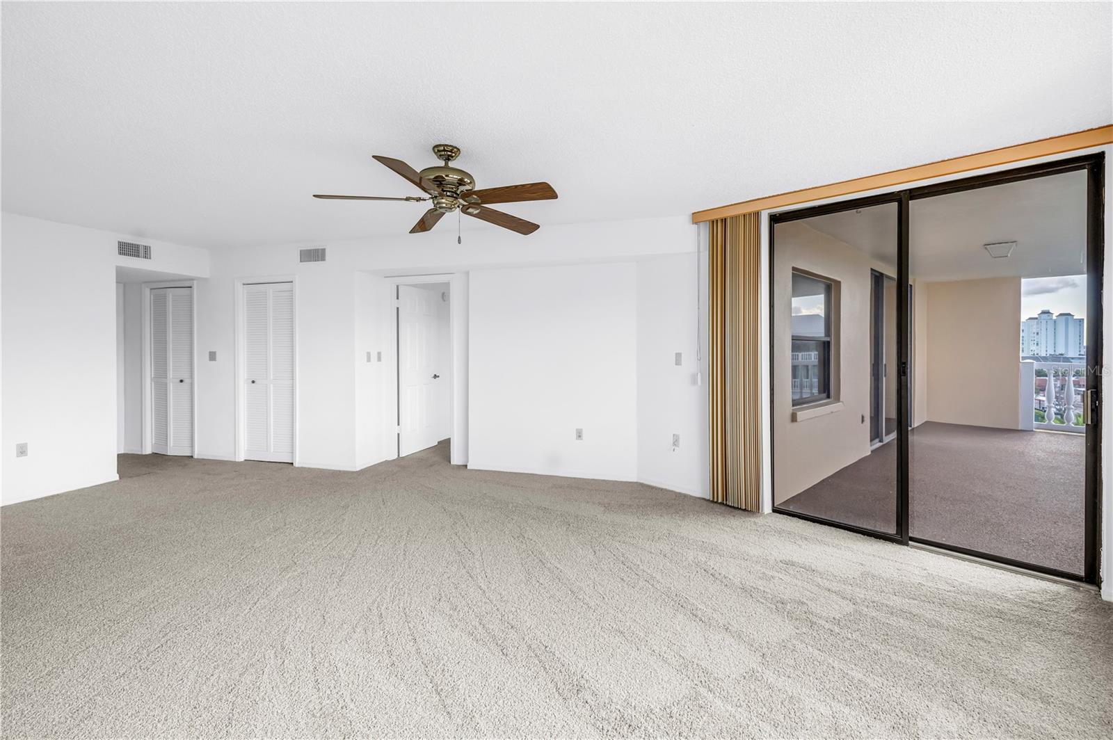 SILVER SANDS BEACH & RACQUET CLUB - Residential