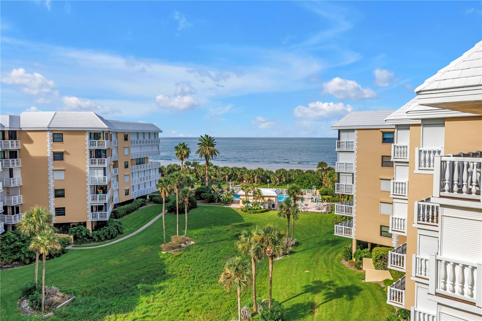 SILVER SANDS BEACH & RACQUET CLUB - Residential