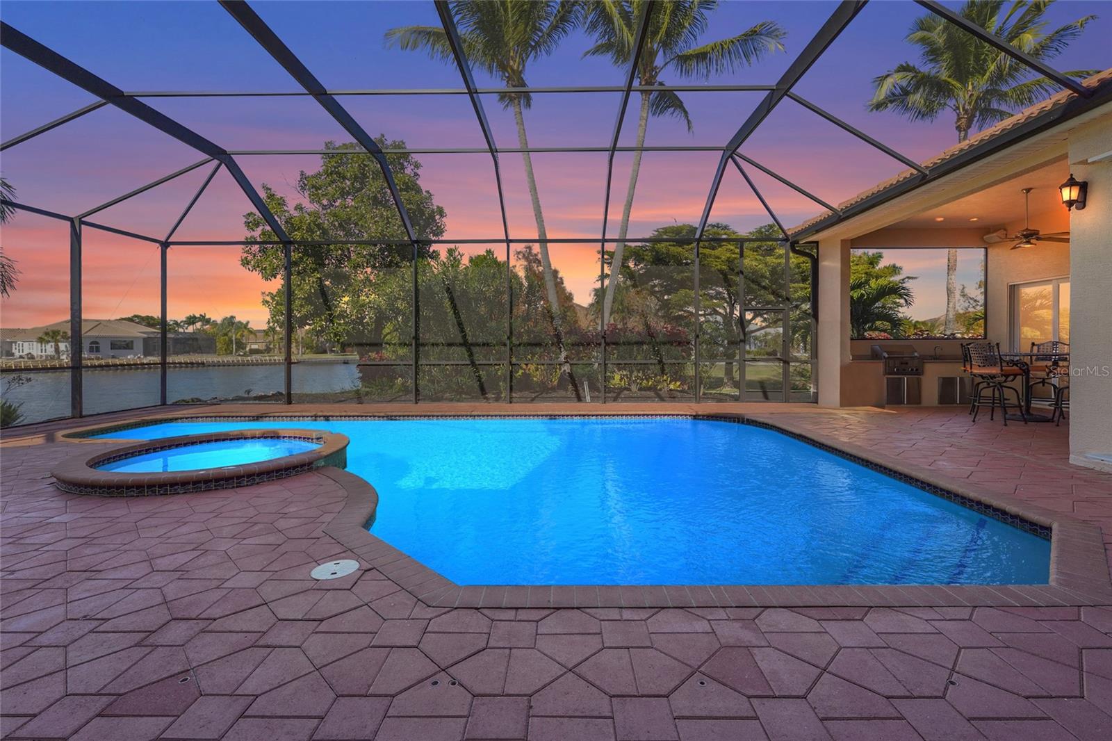 6123 9TH AVENUE CIRCLE NE