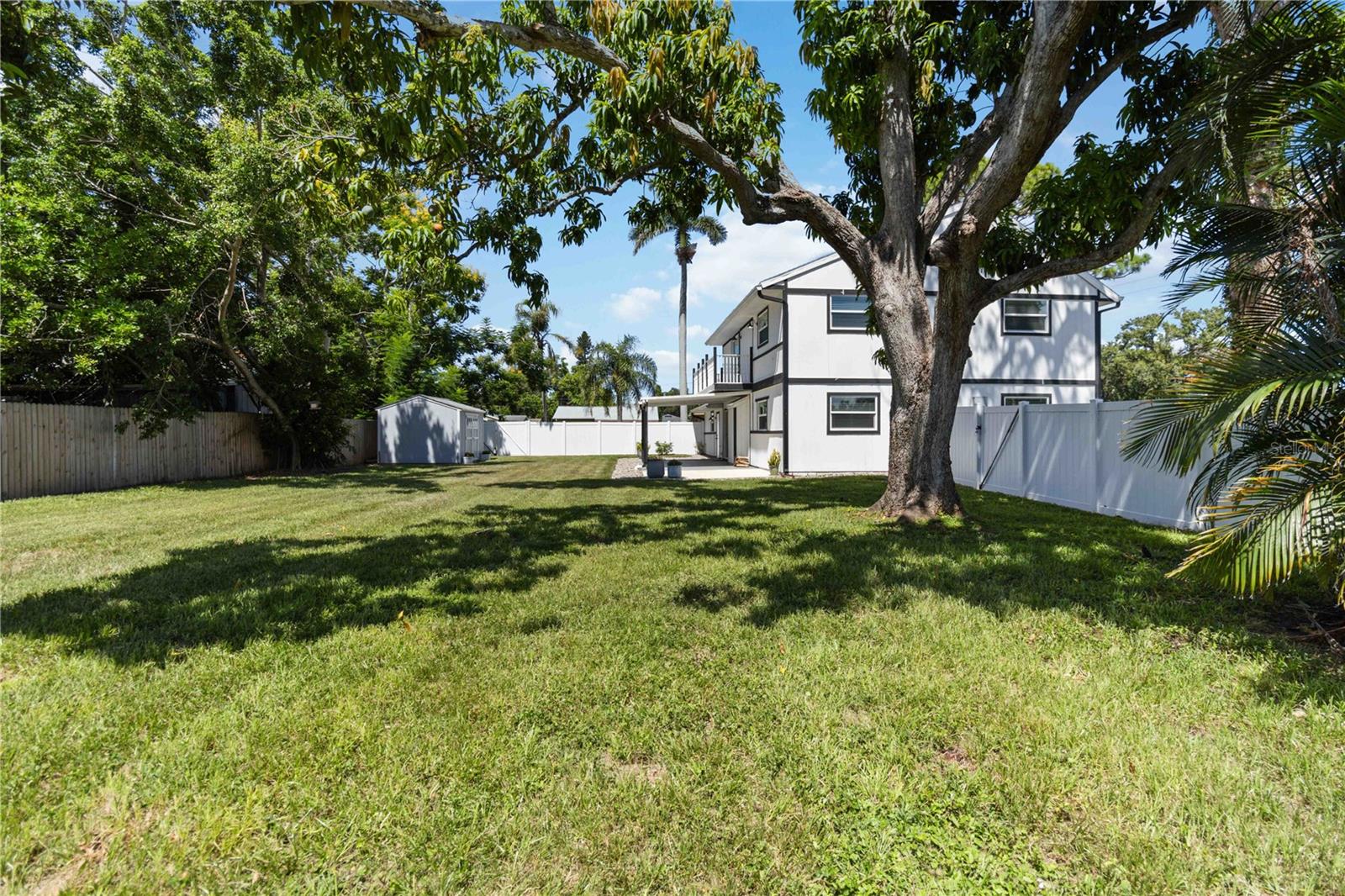 2707 17TH AVENUE W