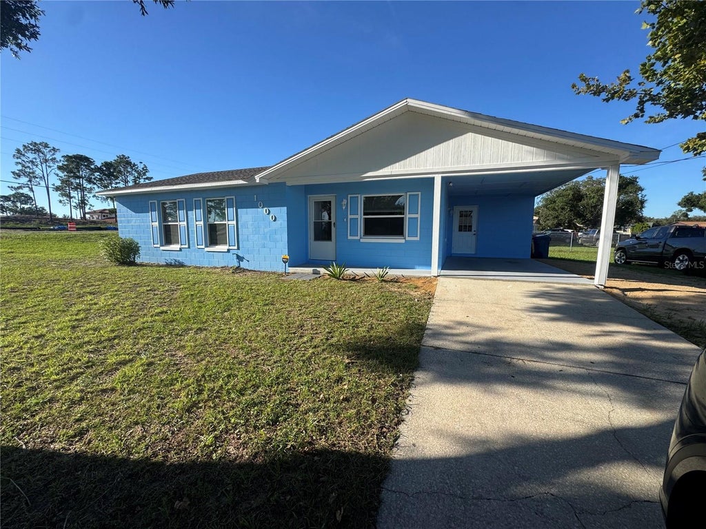 Photo of 1000 Valencia Avenue, Haines City, FL 33844 (MLS # L4965400)