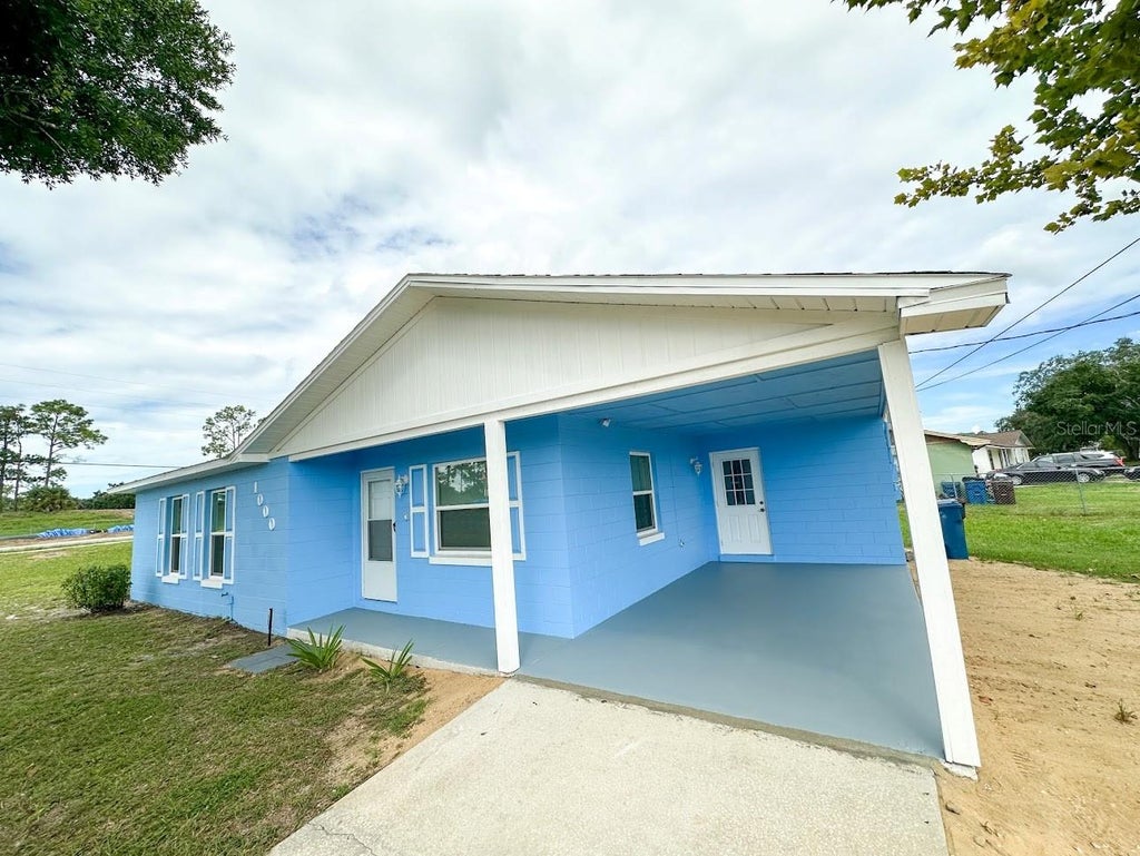 Photo of 1000 Valencia Avenue, Haines City, FL 33844 (MLS # L4965400)