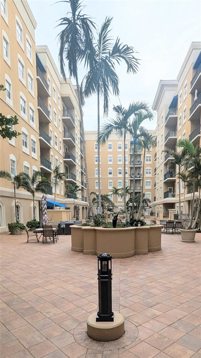 BROADWAY PROMENADE - Residential Lease