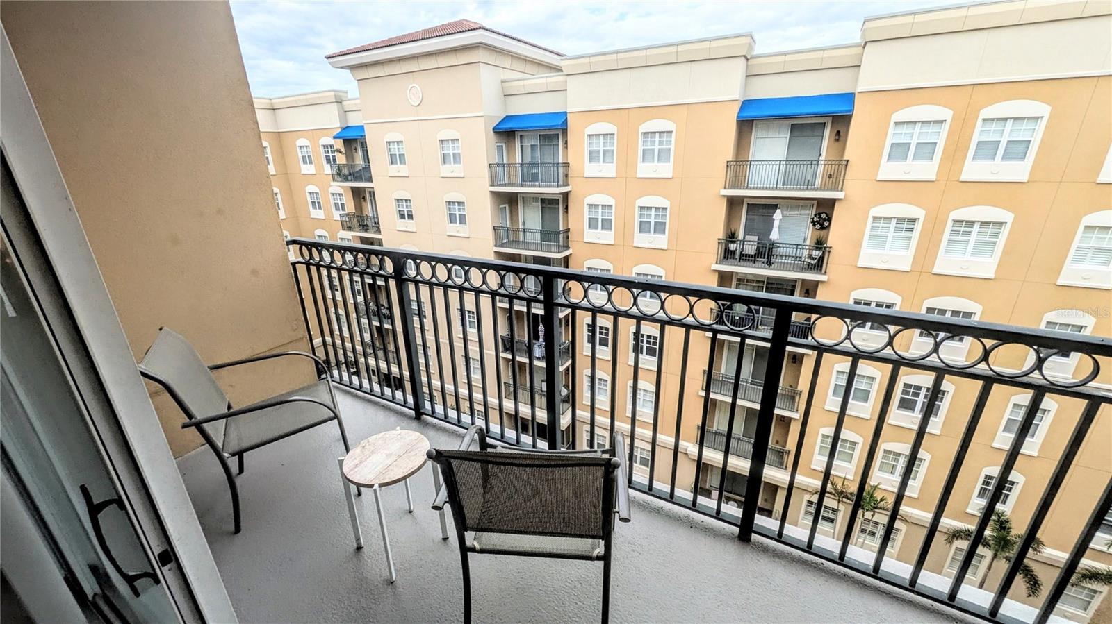 BROADWAY PROMENADE - Residential Lease