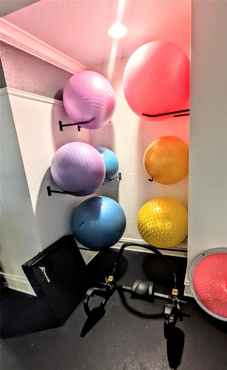 BROADWAY PROMENADE - Residential Lease