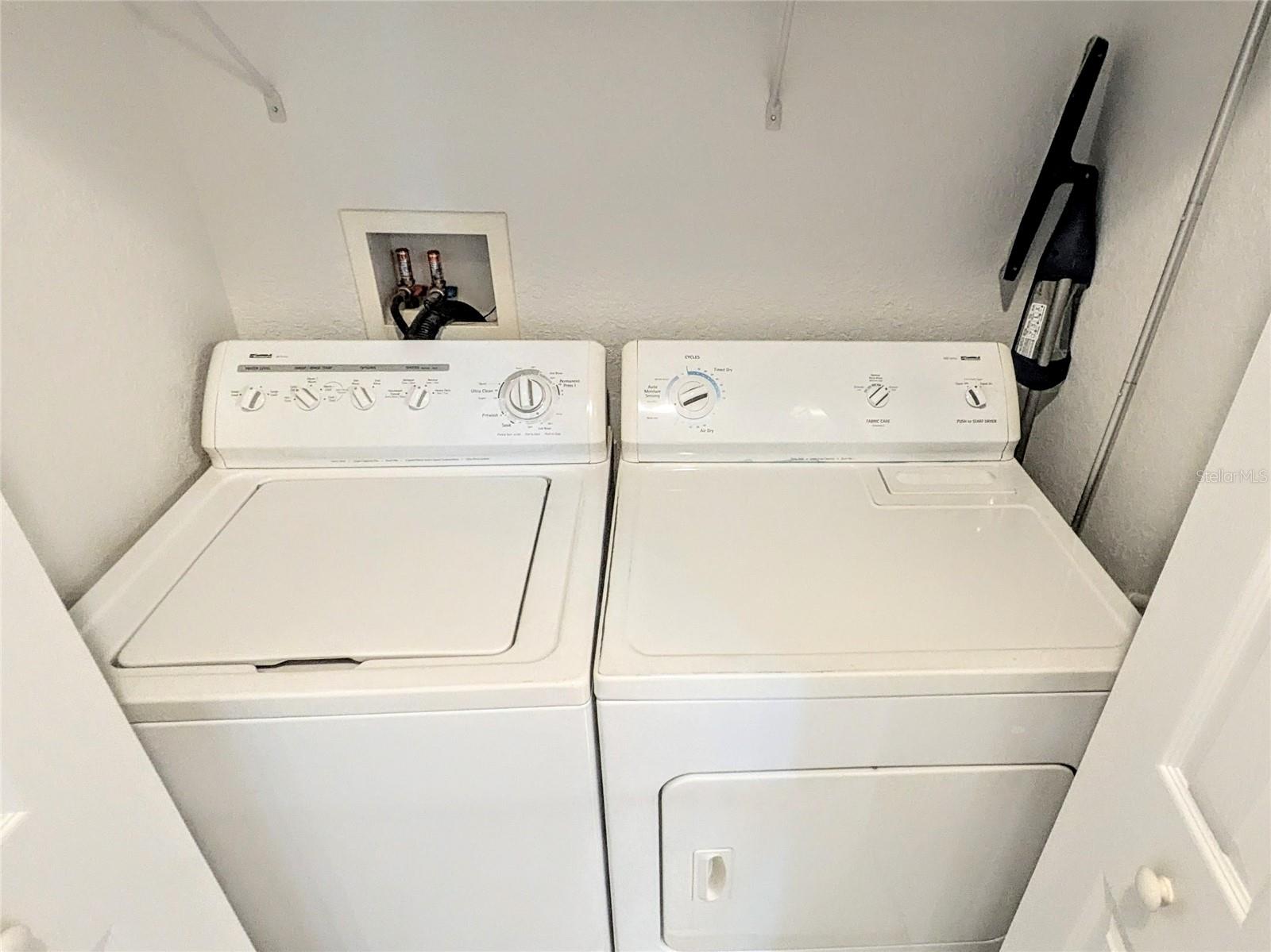 BROADWAY PROMENADE - Residential Lease