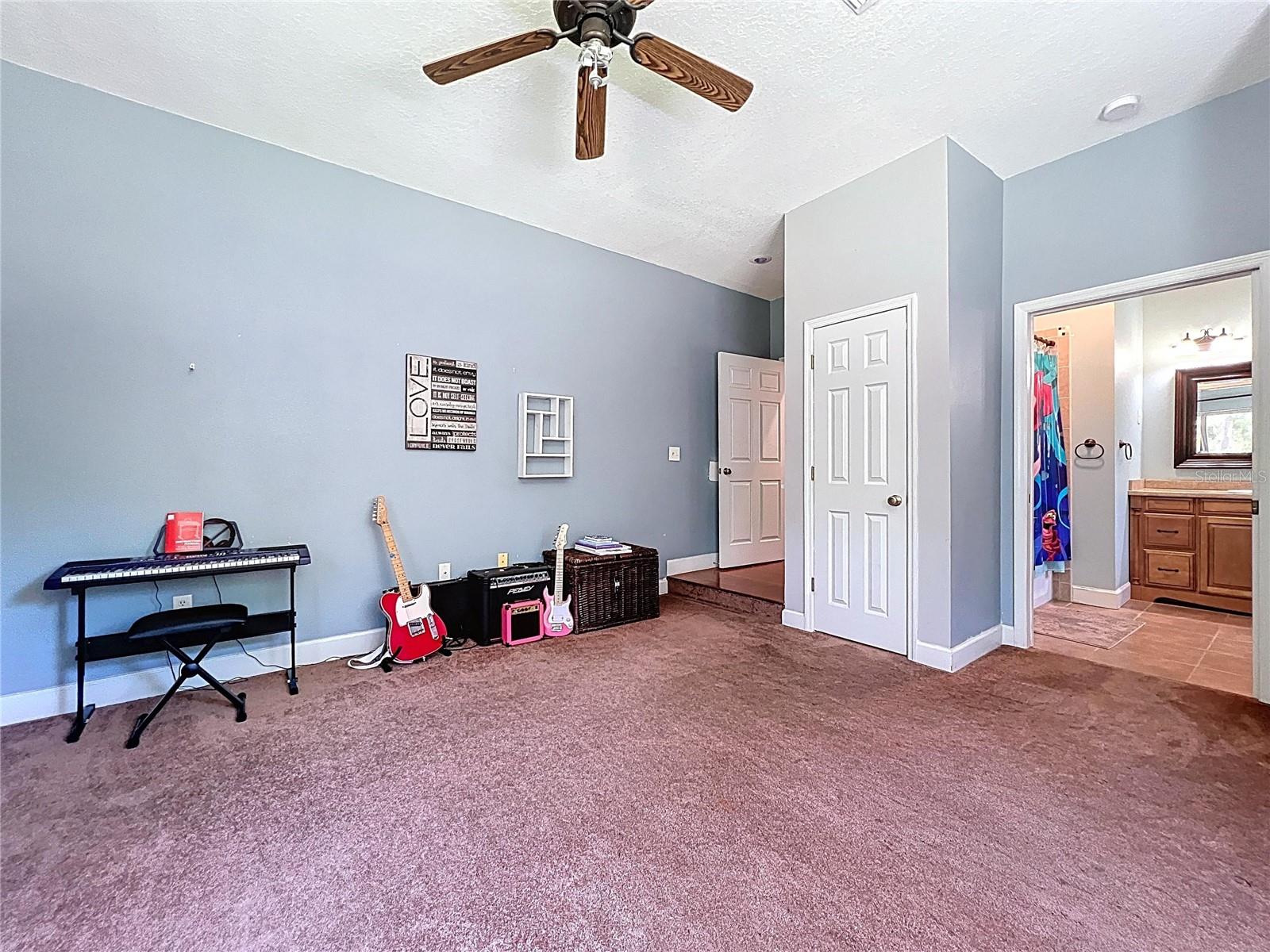 IOLA WOODS - Residential