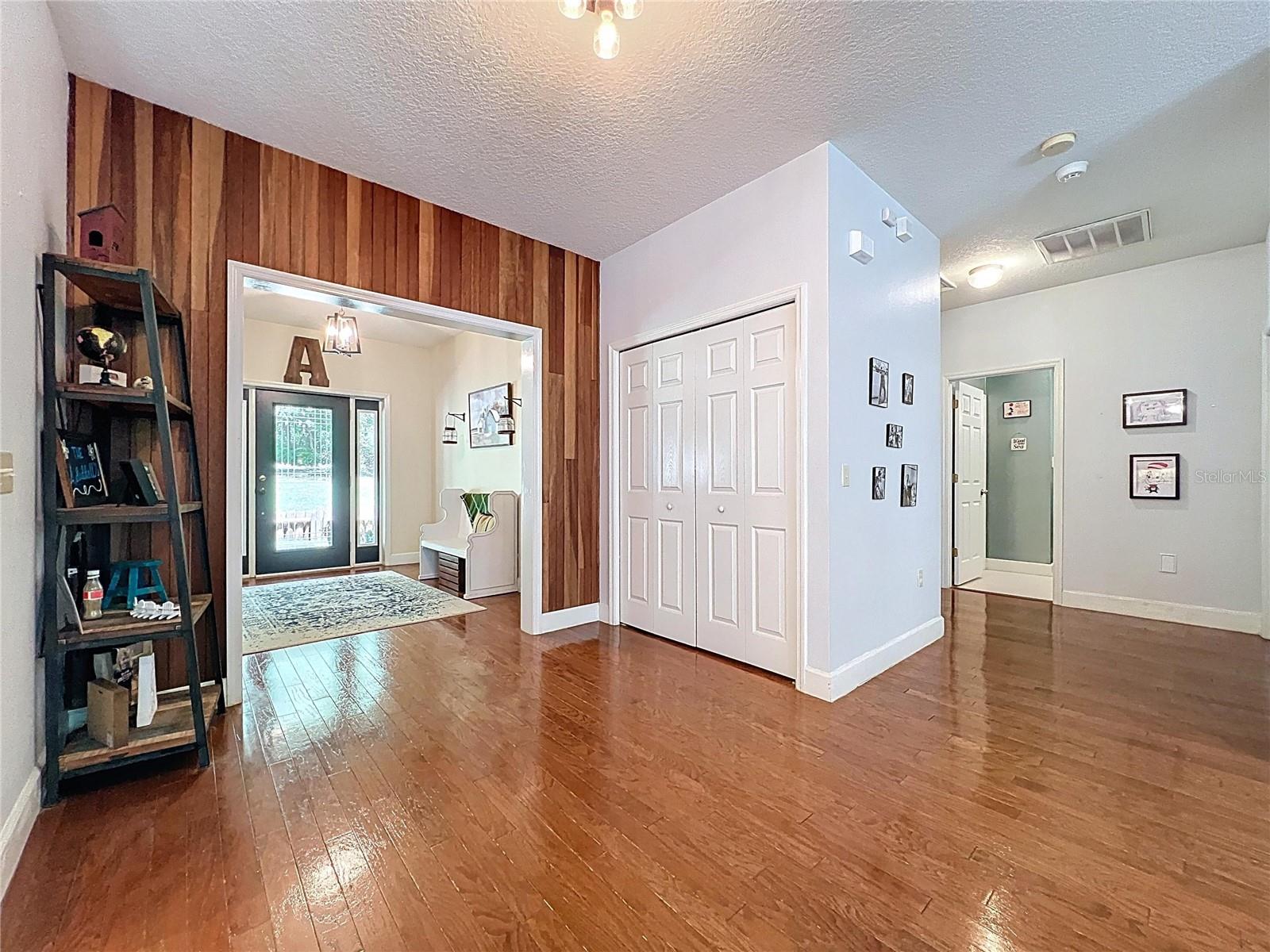 IOLA WOODS - Residential