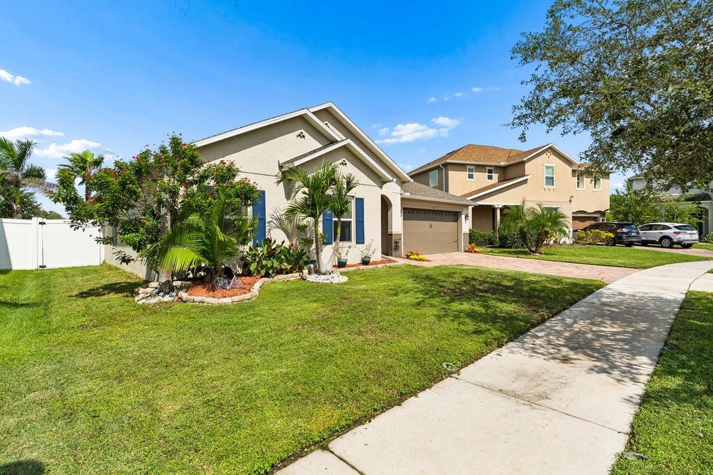 Photo of 11327 Brighton Knoll Loop, Riverview, FL 33579 (MLS # TB8555776)