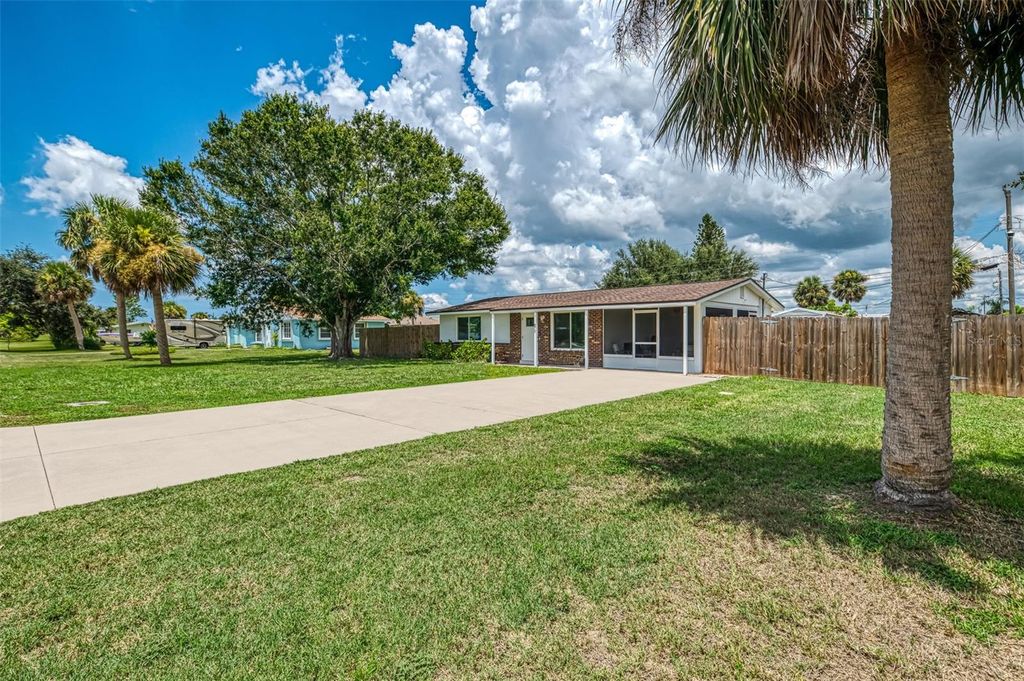 Photo of 872 E 3rd Street, Englewood, FL 34223 (MLS # A4662738)